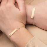 <img src="bracelet-personnalisable-grave-or- plaque-avc.jpeg" alt="Bracelet plaqué or personnalisable pour les personnes ayant eu un AVC" />